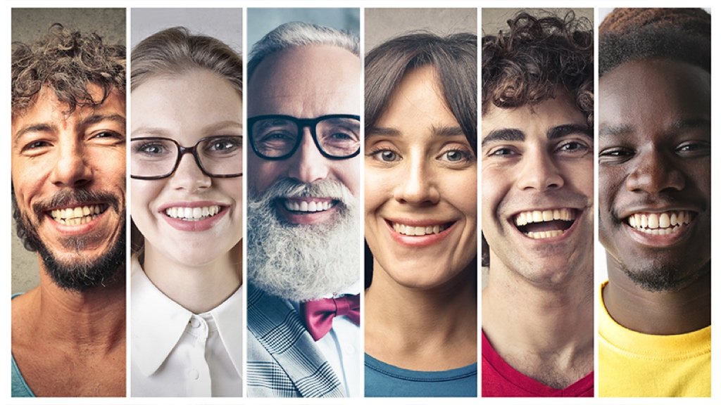 Start din rejse mod et sundere smil Gruppe af glade personer der viser strålende, naturlige smil